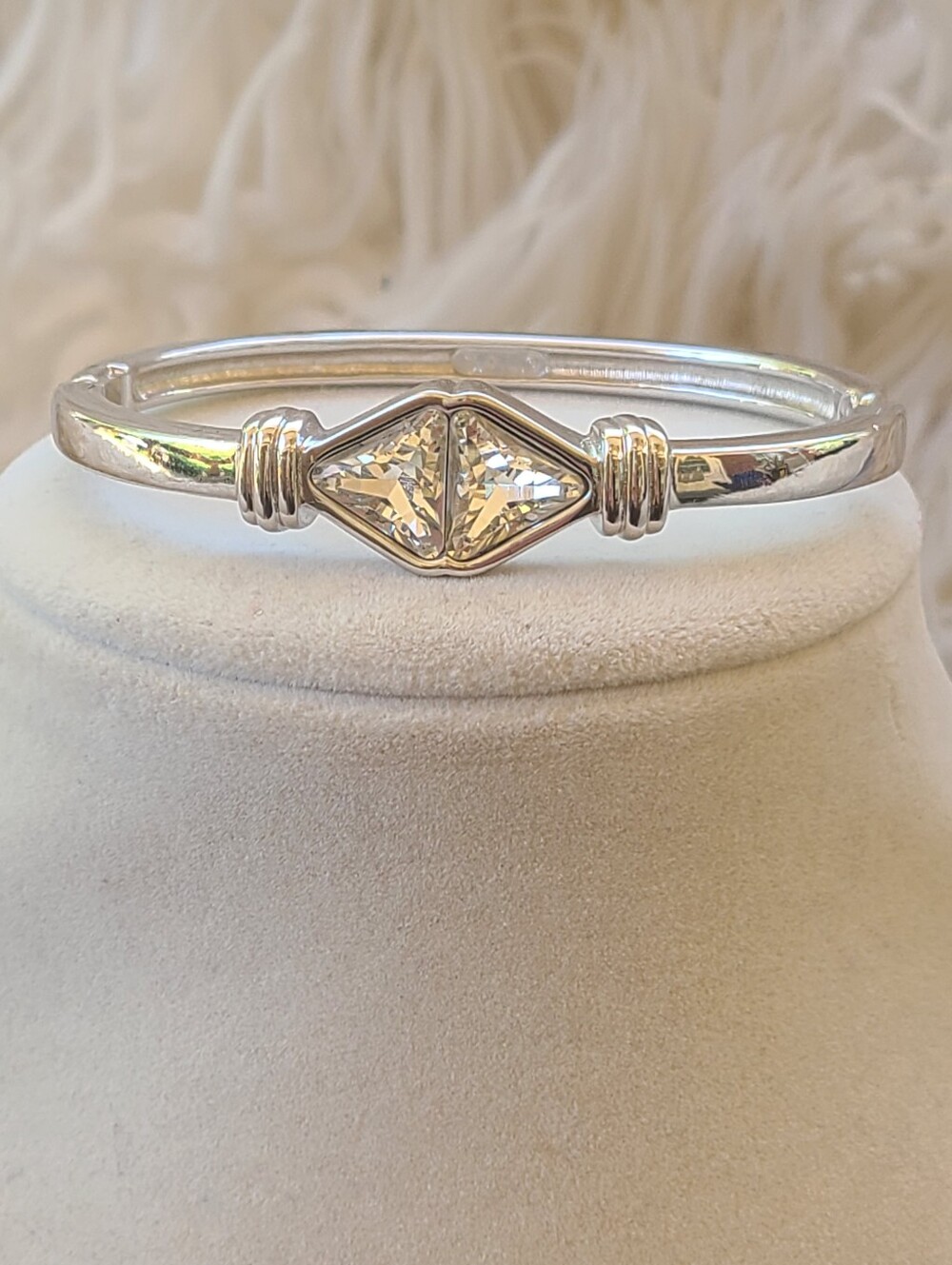 SAL BY Swarovski Silver-Tone Bangle Bracelet-Excellent Vintage Condition
